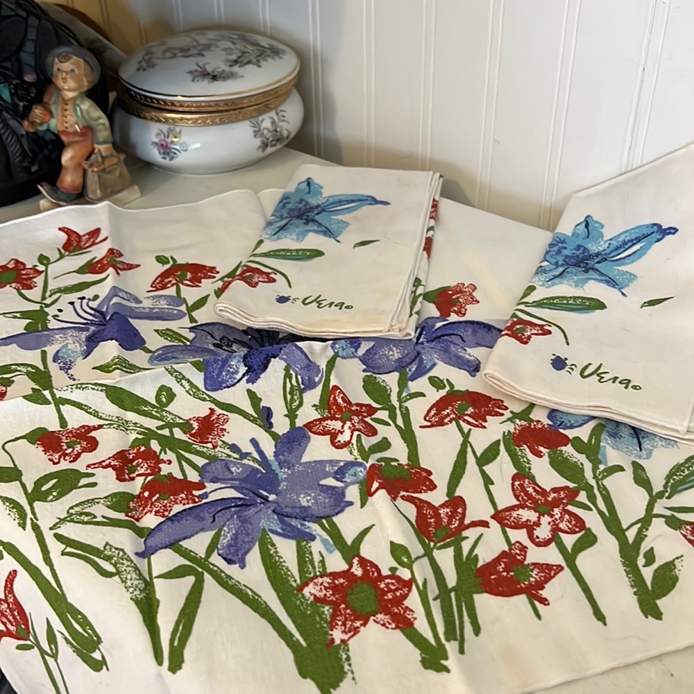3 MCM Vintage Vera Neumann Lilly napkins 16” x 16”